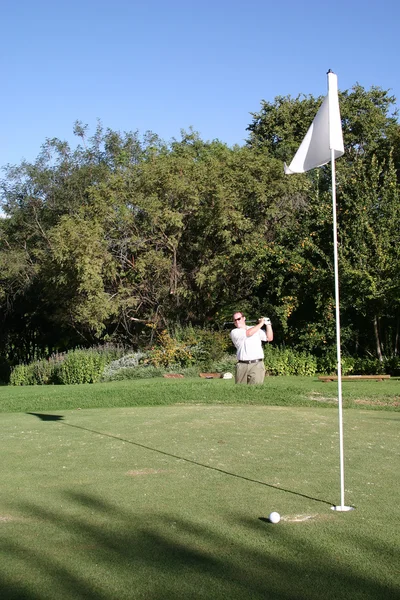 Golfer neben dem Grün — Stockfoto