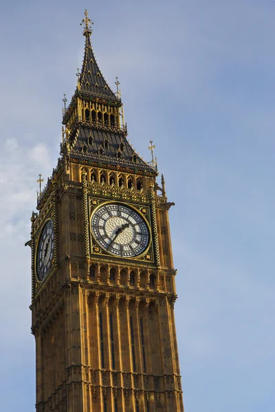 Tower and clock in London. — Stock Photo, Image