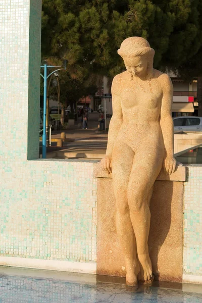 A famosa senhora do banho na orla de Juan Les Pins, França - Pôr do sol — Fotografia de Stock