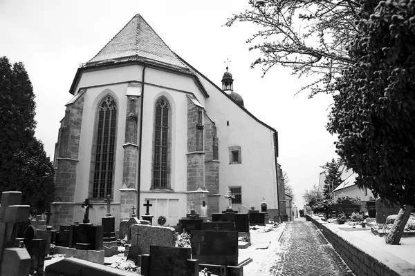 Cementerio cubierto de nieve —  Fotos de Stock