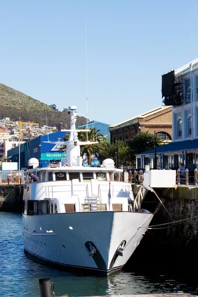 Güney Afrika Cape town limanda tekne — Stok fotoğraf