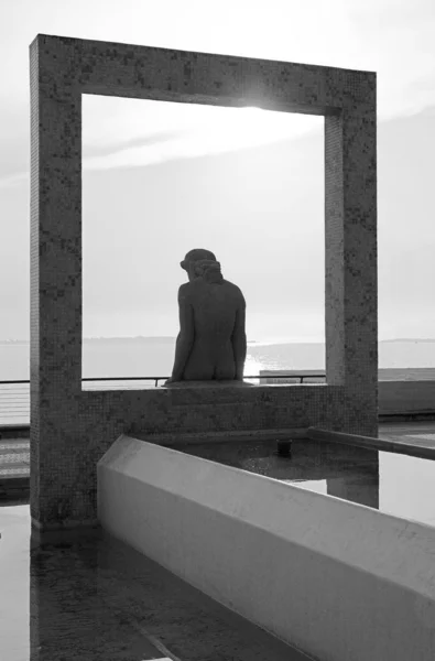 The famous bathing lady of Juan Les Pins - Sunset - Black and White — Stock Photo, Image