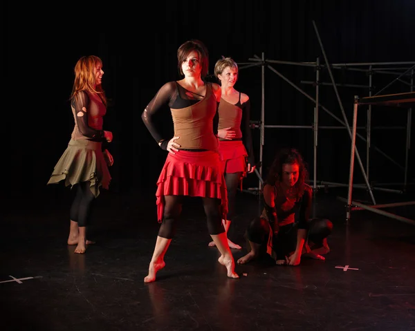 一群女自由式嘻哈舞 — 图库照片