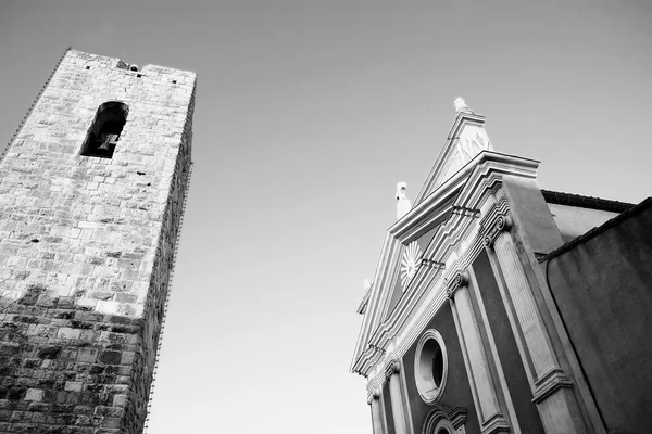 Gebouwen en toren in antibes, Frankrijk — Stockfoto