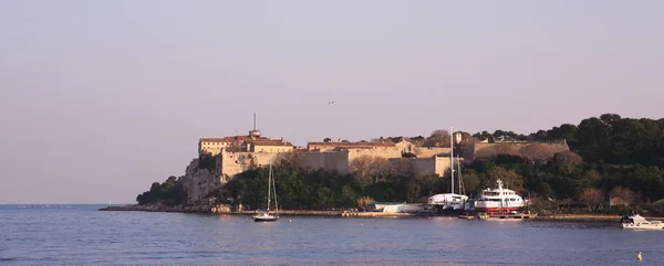 The famous Ile Sainte Marguerite Island Jail, across from Cannes, France — Stock Photo, Image