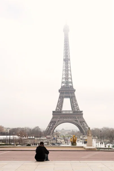 フランス・パリのエッフェル塔. — ストック写真
