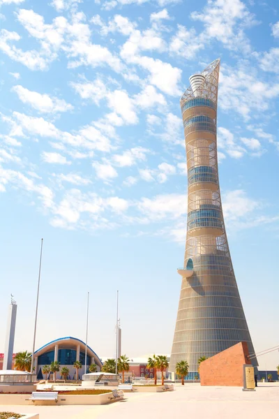 Fuera del estadio deportivo Khalifa en Doha, Qatar — Foto de Stock