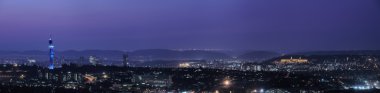 Güney Afrika'da pretoria panoramik manzaralı. HDR türü görüntü gün batımından hemen sonra şehir manzarası.