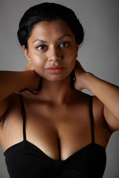 Young voluptuous Indian adult woman — Stock Photo, Image