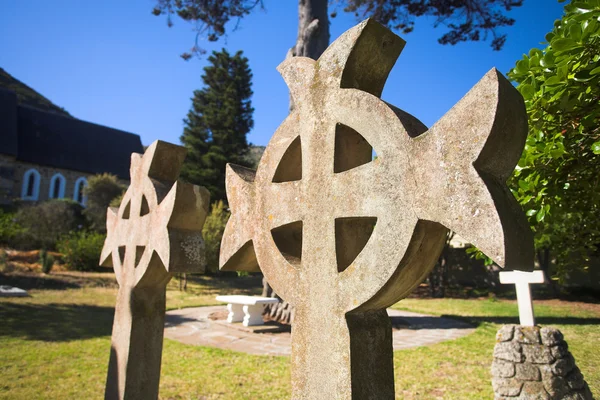 Irish Cross shaped old headstone of a grave made from granite — Stock Photo, Image
