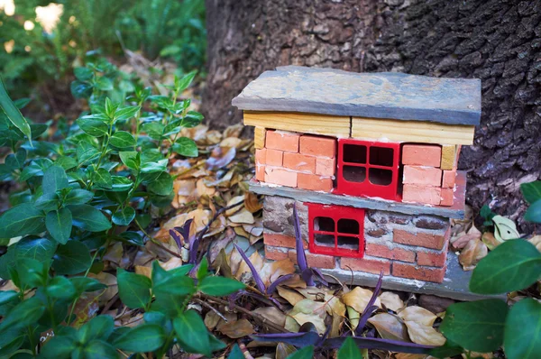 Handgemaakte gnome huis — Stockfoto