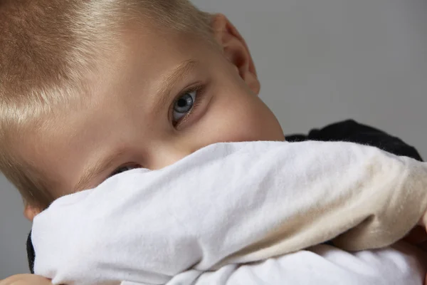 Giovane ragazzo caucasico — Foto Stock