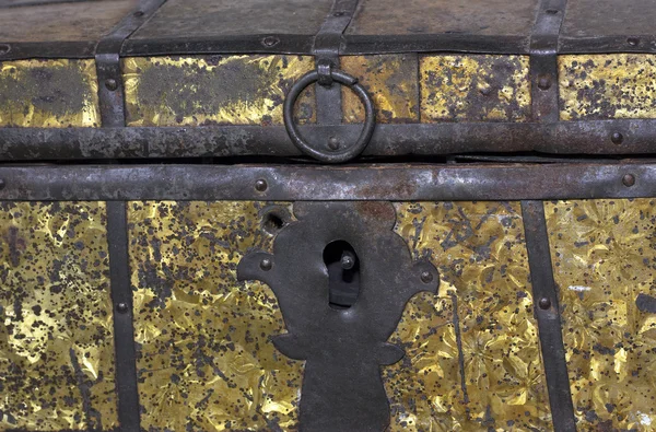 eski bir tabut. portre vurdu