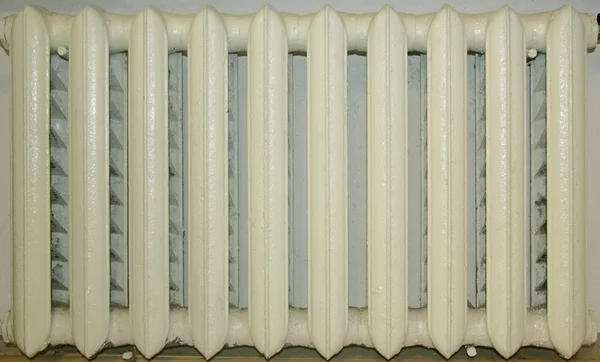 Beyaz retro ısıtıcı — Stok fotoğraf