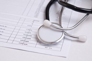 siyah stetoskop tıbbi analiz