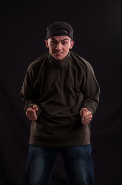 aptal genç trendy, komik bir tabir ile Merhaba şapkası