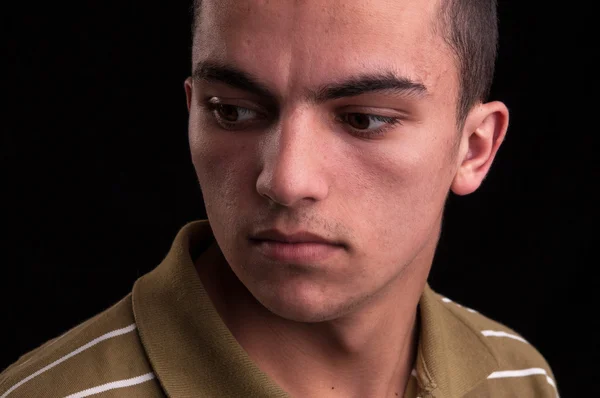Porträt eines jungen kaukasischen Teenagers, Nahaufnahme Kopfschuss — Stockfoto