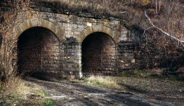 Yolun eski tünel düşmesine
