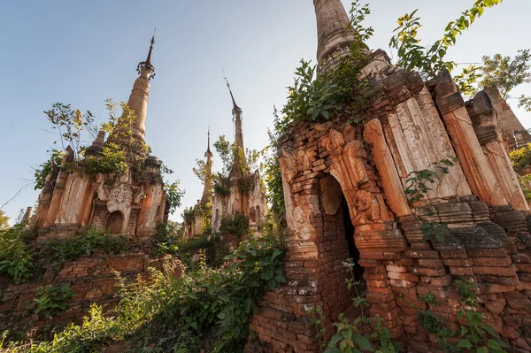 Pagodes de Indein Shwe — Fotografia de Stock