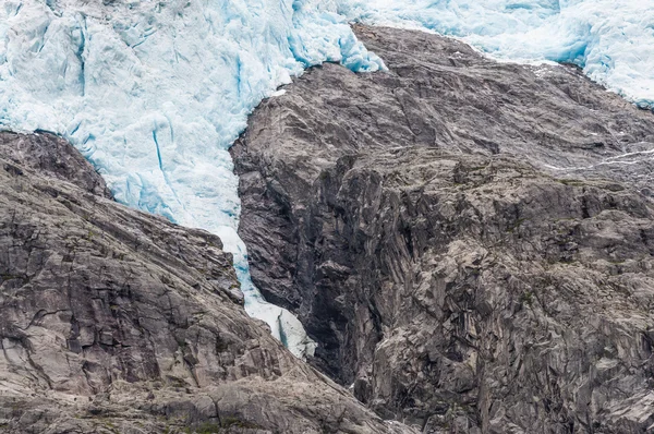 Briksdalsbreen gletsjer — Stockfoto