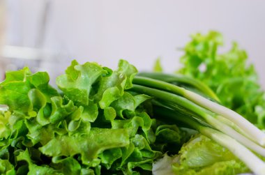 taze marul salatası