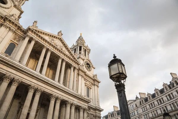 St Pauls cathedral in London — Stock Photo, Image
