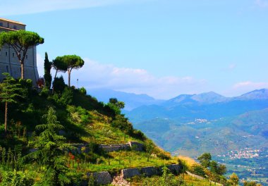 Monte cassino görüntülemek