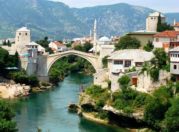 Neretva Nehri Mostar üzerinden köprü — Stok fotoğraf