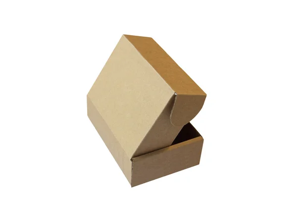 Kartonová krabice izolovaných na bílém pozadí. — Stock fotografie