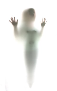 mistik siluet bir adam yardım istiyor