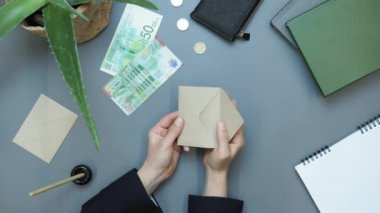 Yoksulluk kavramı. Borca girmenin ekonomik krizi. Dünya ekonomisi krizi