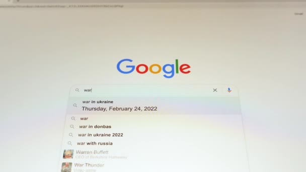 Search in Google War in Ukraine 2022, scroll results.Alanya,Turkey,11.02.2022 — 图库视频影像