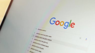 Google 'da Ukrayna' nın NATO 'ya katılmak istediği aranıyor. Alanya, Türkiye, 11.02.2022