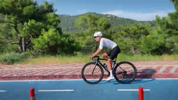 Muscular Fit Confident Man Cyclist White Helmet Shoes Wearing Cycling — Stock Video