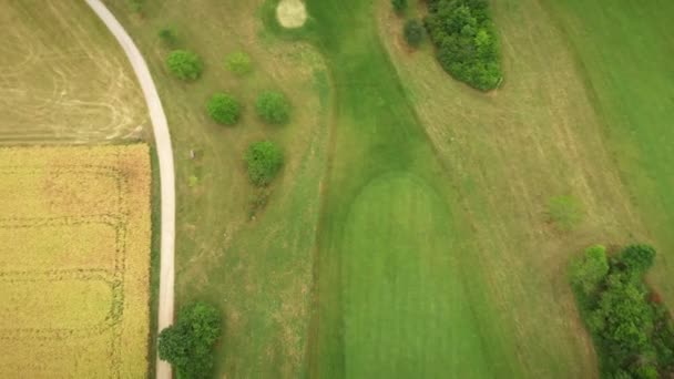 Green Golf Course Golf Holes Lawn Flying Golf Field — Stockvideo