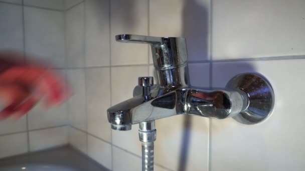 Hand Opening Shower Faucet Man Turning Shower Faucet Handle Hand — Stockvideo