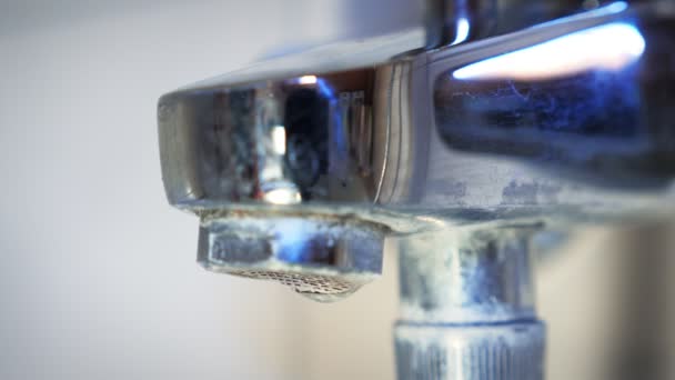Water Dripping Broken Faucet Bathroom Close Shower Crane Water Drops — Vídeo de Stock