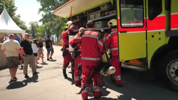 Firemen Helmets Special Customs Fire Standing Fire Truck Schaffhausen Switzerland — ストック動画