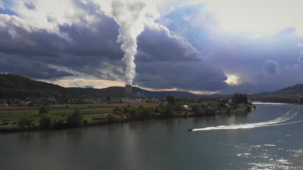 Smokestack Nuclear Power Plant Smoke Rising Sky Flying Nuclear Power — Vídeo de stock