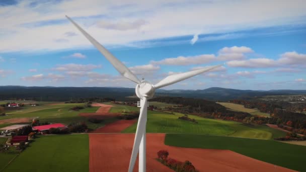 Yel Değirmeni Hava Manzarası Eko Güç Rüzgar Türbini Elektrik Üretiyor — Stok video
