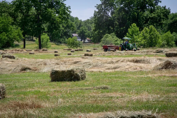 Farmer Baling Hay — Stock Photo, Image