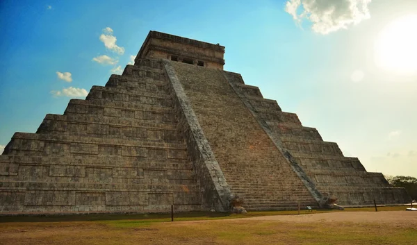 Mayan pyramid — Stock Photo, Image