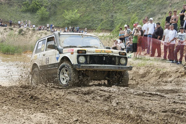 SUV on the road in a car race — Stock Photo, Image