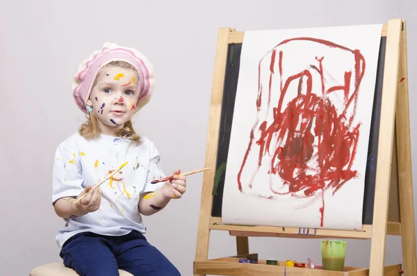 Portrait d'une fille artiste au chevalet — Photo