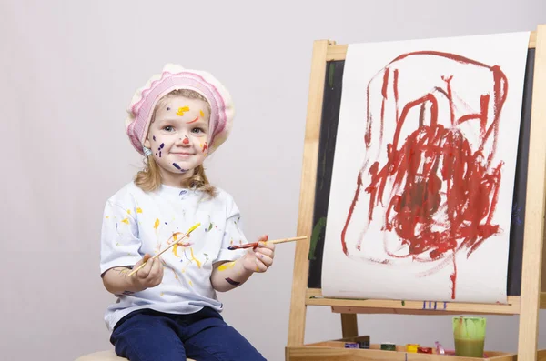 Portret van een artiest meisje op de ezel — Stockfoto