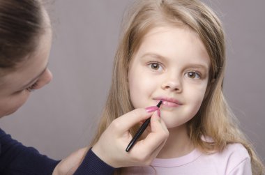 onun dudakları kız makyaj sanatçısı boyalar