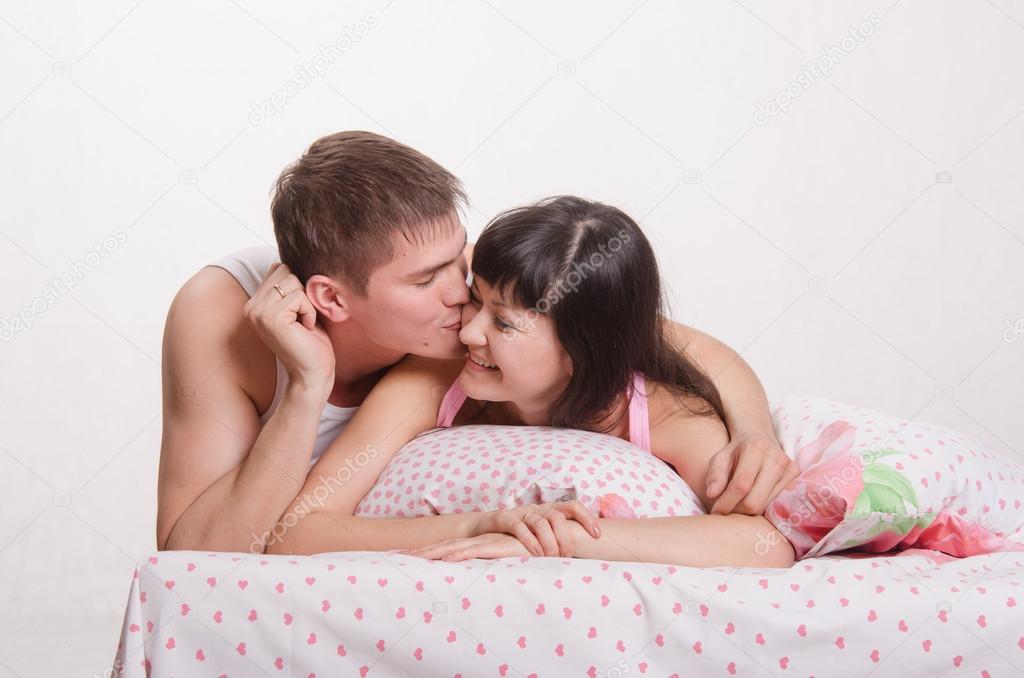 КАРТИНКИ ГОЛОЙ ДЕВУШКИ КОТОРАЯ ПОКАЗАЛА СВОИ ПРЕЛЕСТИ КОТОРОЙ 23 ГОДА Фото голые девушки чулках широко расставленными ногами