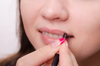 eyeliner dudak kozmetik kalemi