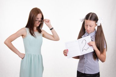 stajyer düşük işaretleri aldı
