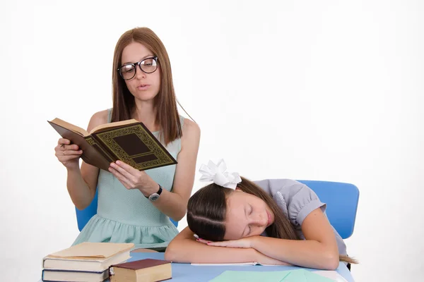 Auszubildende schlief während des Unterrichts ein — Stockfoto